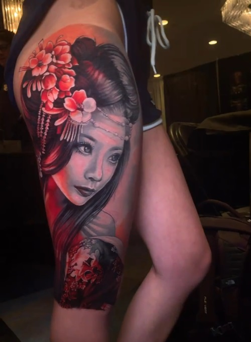 Modern Geisha Ink with Flowers