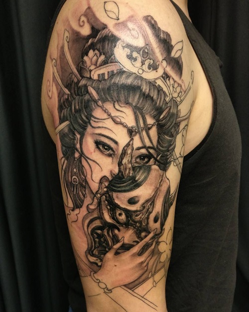 Geisha with Neotraditional Highlights