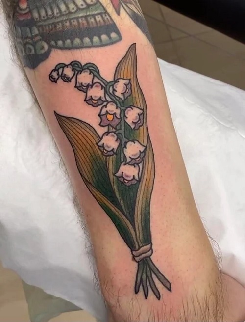 Spring Flower Tattoos That Celebrate New Beginnings5