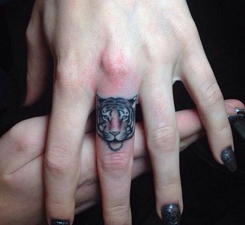 Stunning Finger Tattoo 2