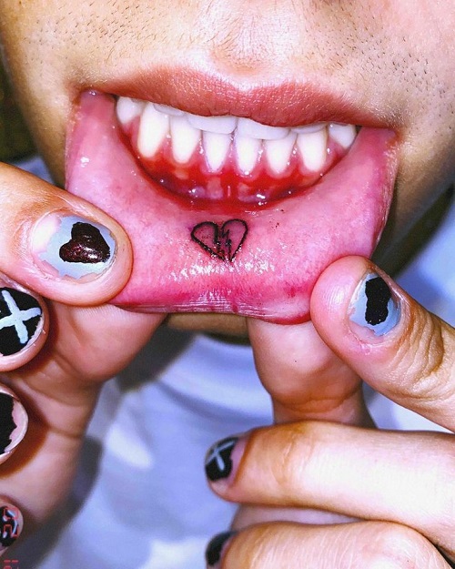 beautiful lip Tattoo Ideas 5