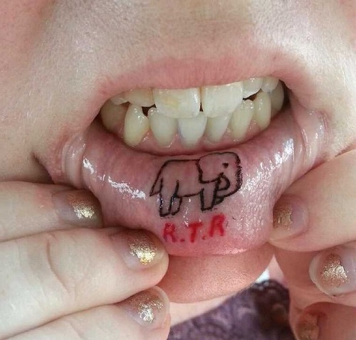 beautiful lip Tattoo Ideas 8