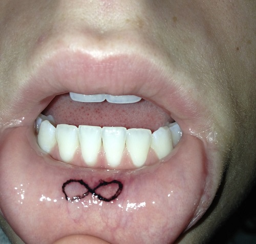 Trending lip Tattoo Ideas 5