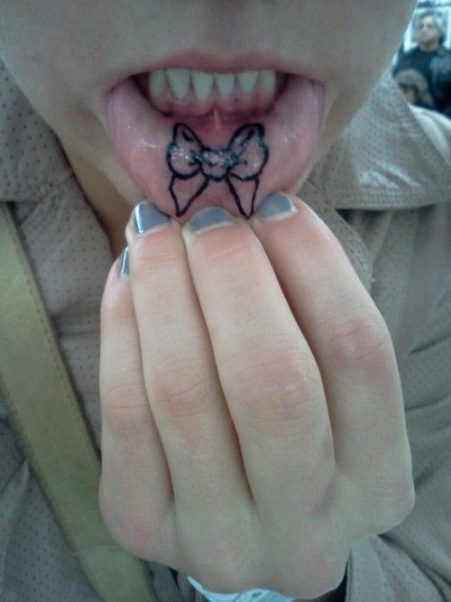beautiful lip Tattoo Ideas 1