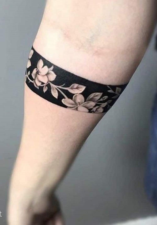 Women Arm Band Tattoo 3