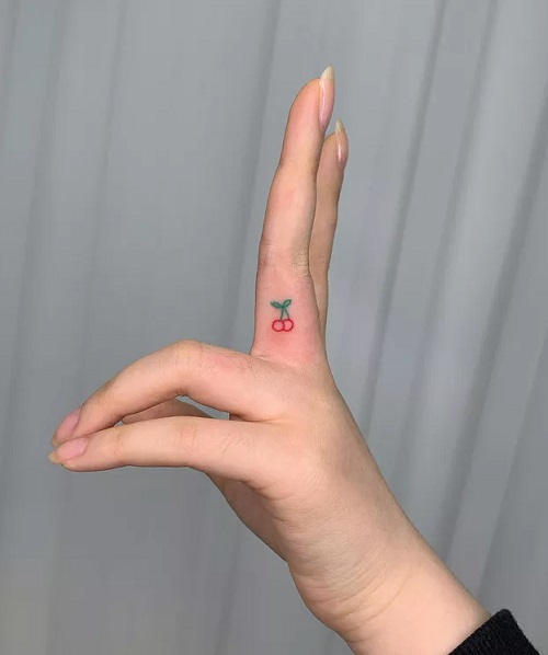 Women Tiny Finger Tattoo 3