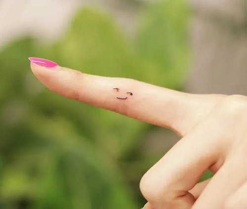 men Tiny Finger Tattoo 5