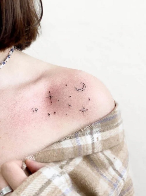 Women Collarbone Tattoo 3