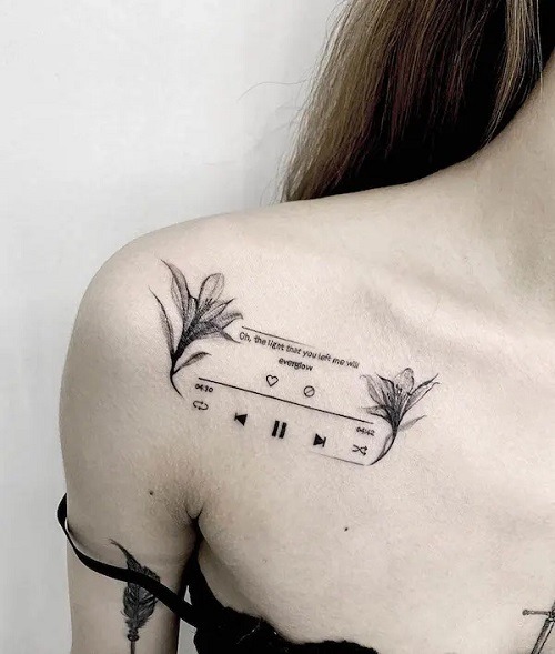 Women Collarbone Tattoo 5