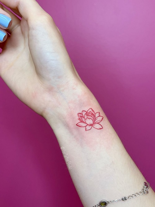 Small Lotus Tattoo Ideas for Women 4