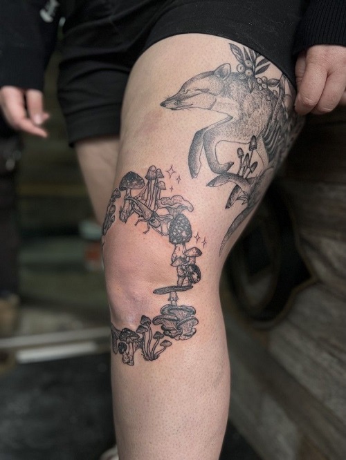 Knee Framing Tattoo Ideas 4