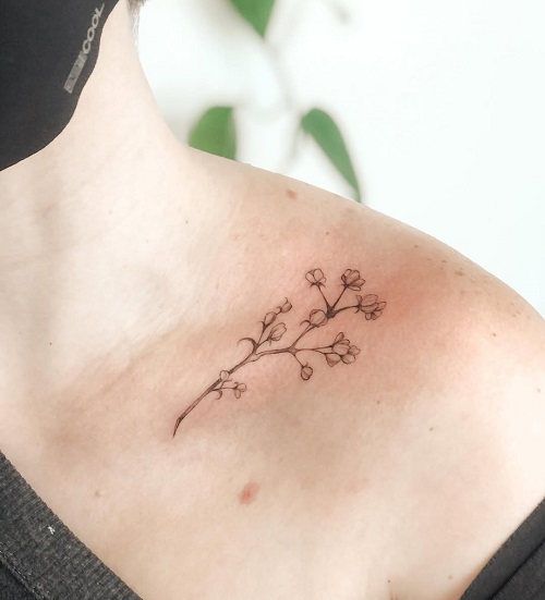 Beautiful Collarbone Tattoos 5