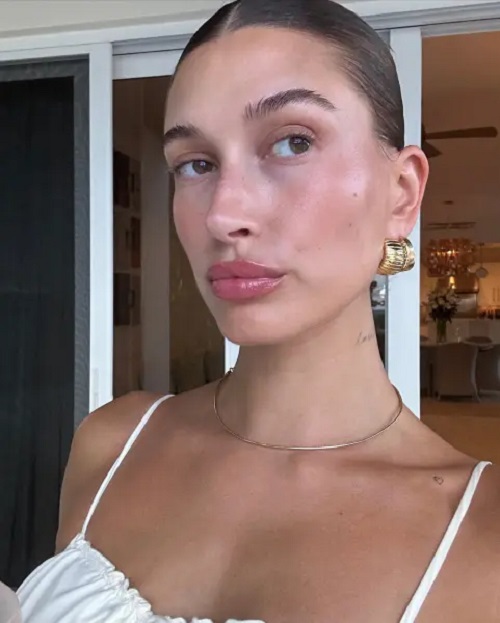 Showoff your Collarbone Tattoos 4