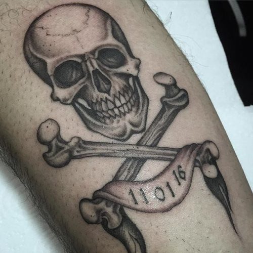 skull &crossbonestattoo20