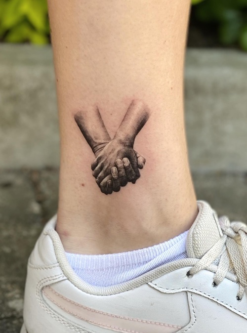 Minimal realistic tattoo