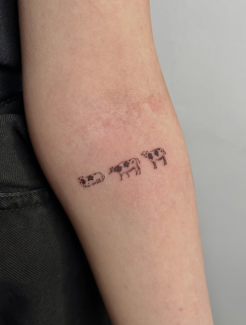 Tiny nature animal tattoo